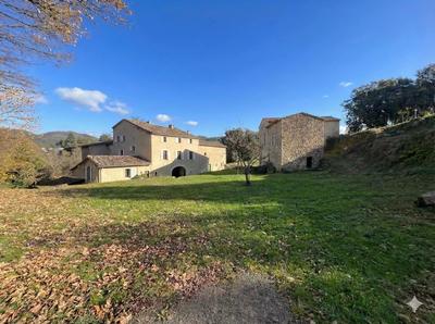 Propriété - 190 m² - 7 pièces