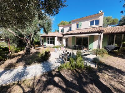 Villa - 204 m² - 6 pièces