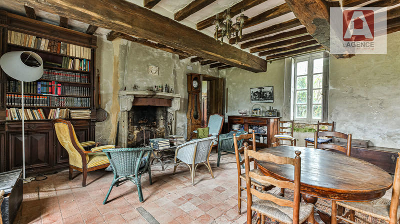 Maison - 240 m² - 6 pièces