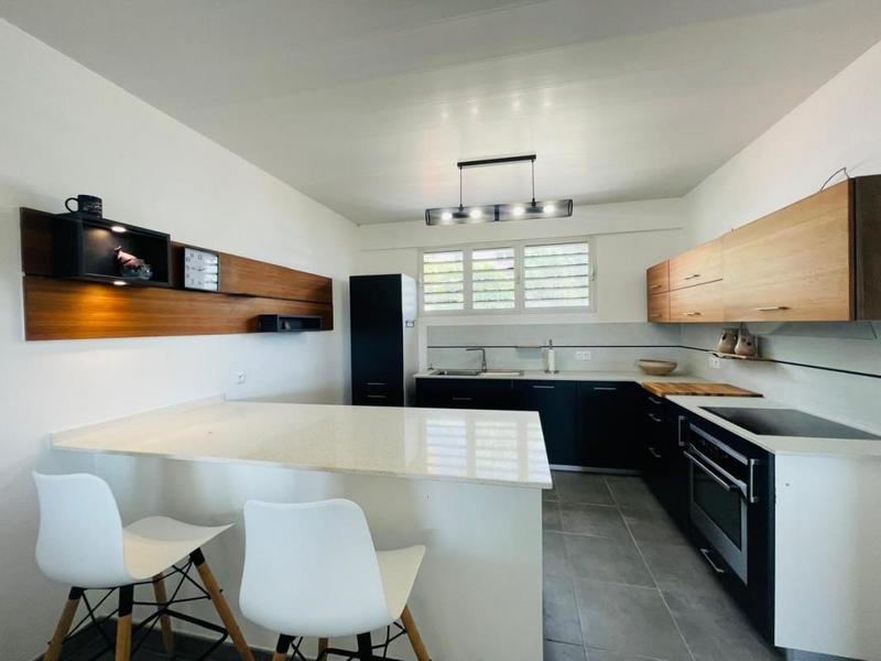 Maison - 360 m² - 10 pièces