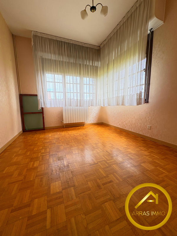 Maison - 128 m² - 7 pièces