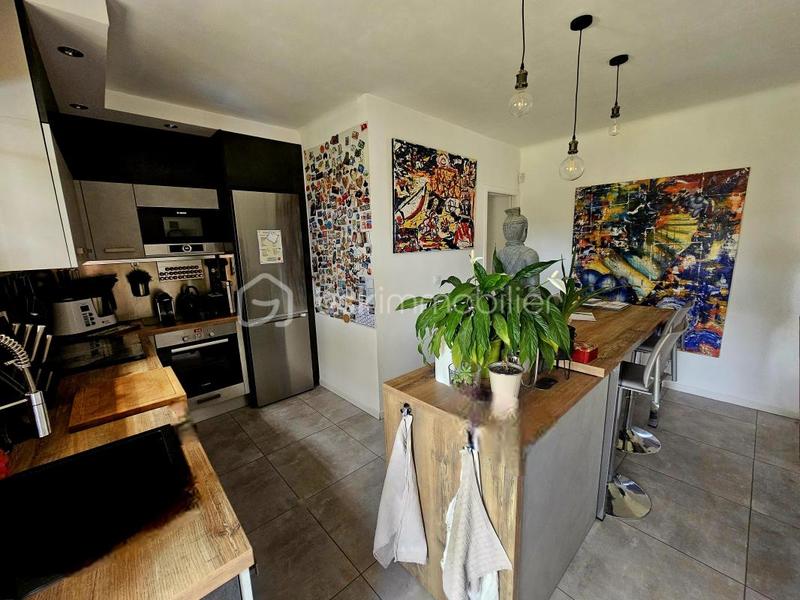 Villa - 192 m² - 9 pièces