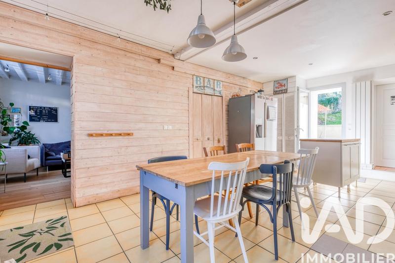 Maison - 215 m² - 7 pièces