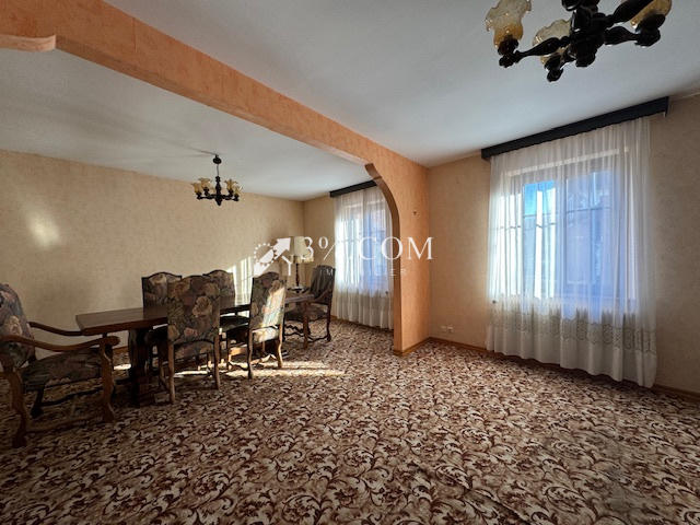 Maison - 179 m² - 8 pièces