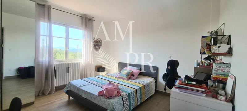 Maison - 200 m² - 8 pièces