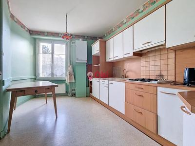 Maison - 98 m² - 6 pièces