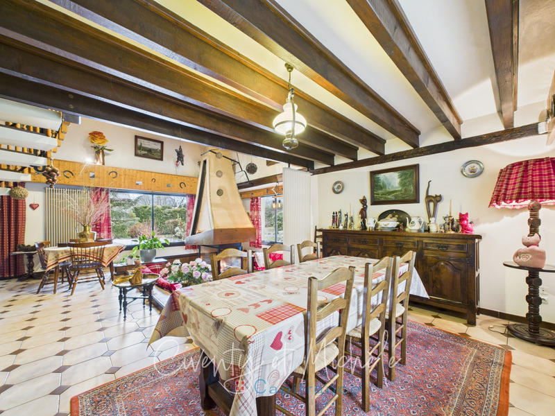 Maison - 308 m² - 10 pièces