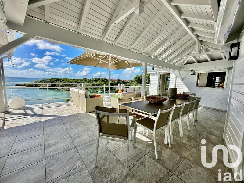 Maison - 250 m² - 8 pièces