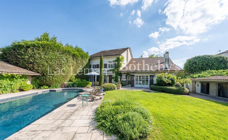 Maison - 500 m² - 11 pièces