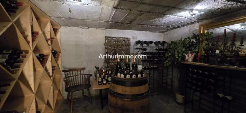 Maison - 210 m² - 7 pièces