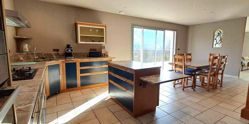 Maison - 179 m² - 7 pièces