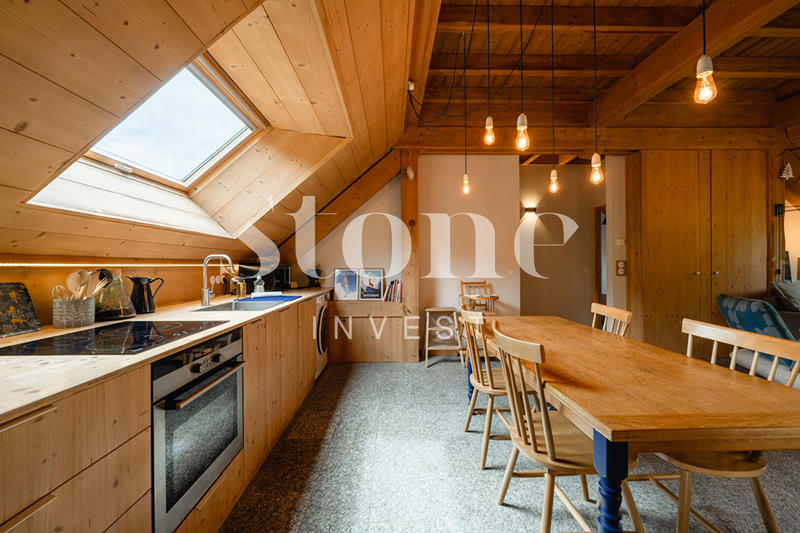 Maison - 350 m² - 8 pièces