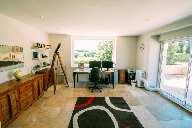 Propriété - 370 m² - 9 pièces