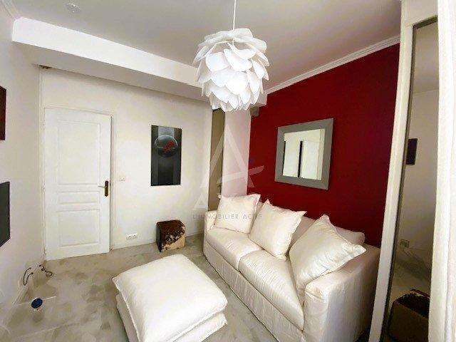 Appartement - 125 m² - 6 pièces