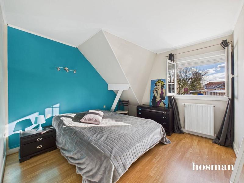 Maison - 210 m² - 6 pièces