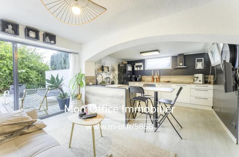 Maison - 185 m² - 7 pièces