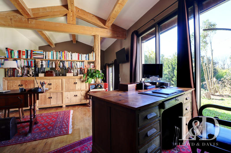 Mas - 250 m² - 9 pièces