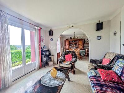 Maison traditionnelle - 117 m² - 6 pièces