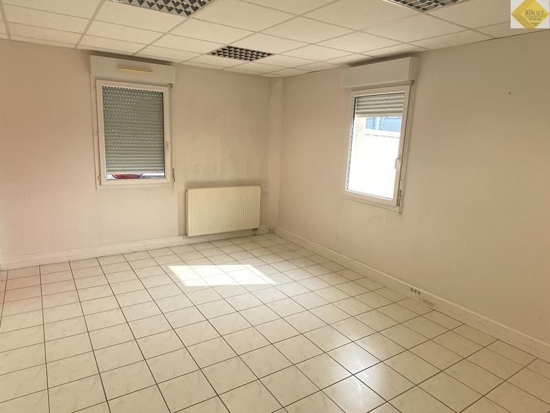 Local d'activités - 1 623 m² - 23 pièces