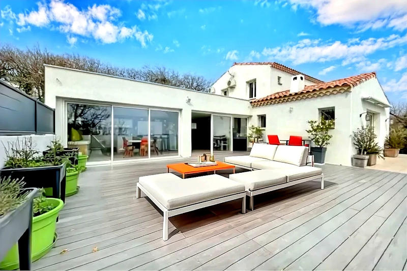 Maison - 314 m² - 9 pièces