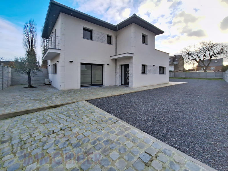 Maison - 144 m² - 5 pièces