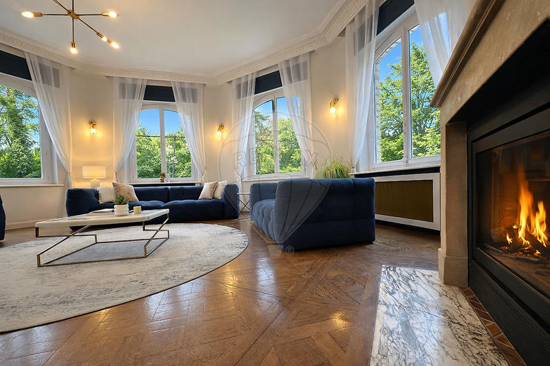 Maison - 400 m² - 11 pièces