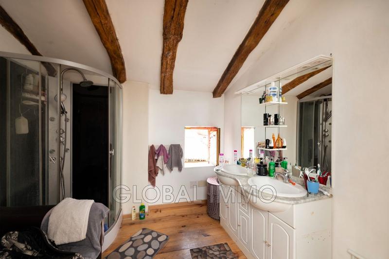 Maison - 242 m² - 10 pièces