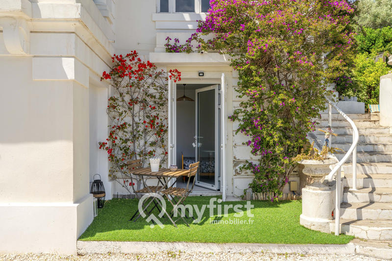 Maison - 207 m² - 6 pièces