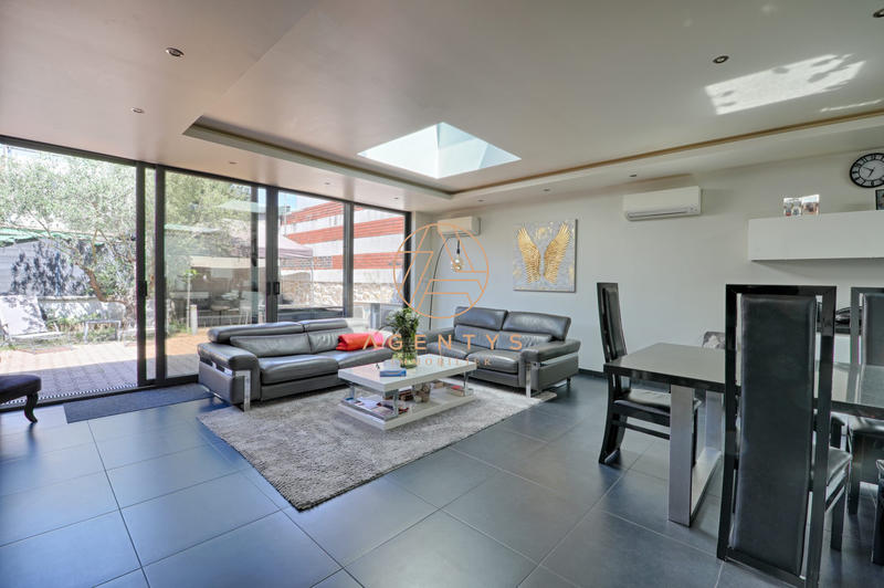 Entrepôt - 150 m² - 3 pièces