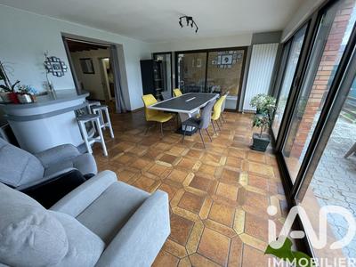 Maison - 240 m² - 6 pièces