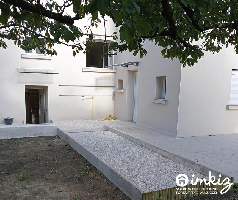 Maison - 370 m² - 10 pièces