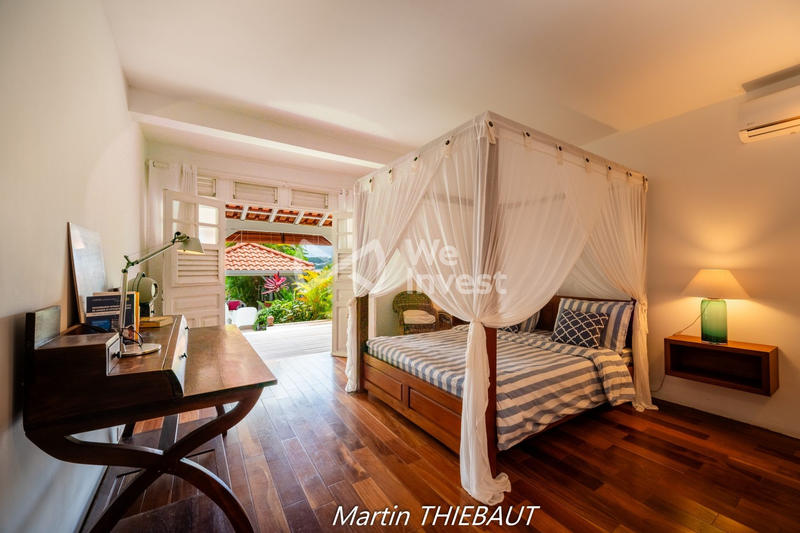 Maison - 200 m² - 6 pièces