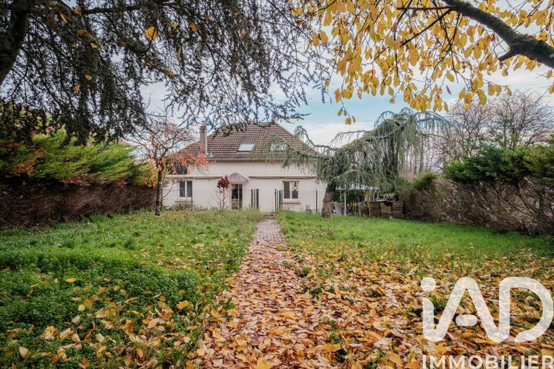 Maison - 217 m² - 9 pièces