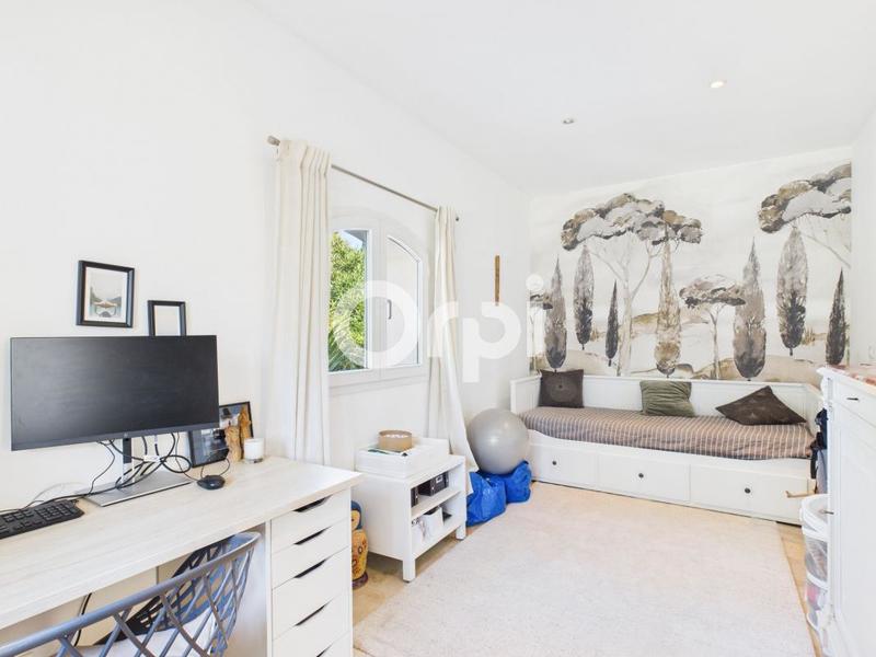 Villa - 200 m² - 6 pièces