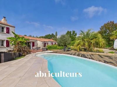 Propriété - 188 m² - 8 pièces