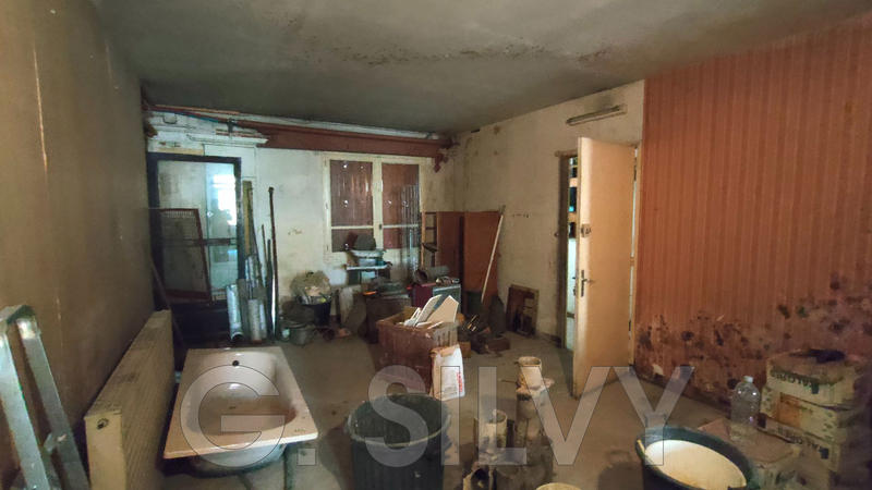 Maison - 300 m² - 9 pièces