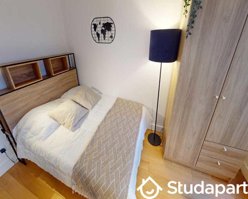 Chambre - 100 m² - 1 pièce