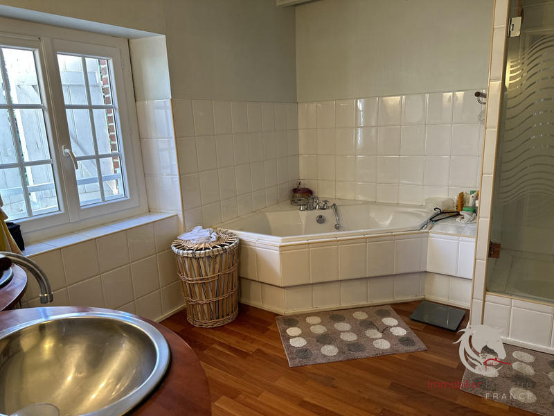 Maison - 530 m² - 21 pièces