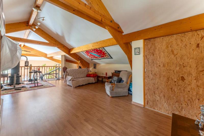 Maison - 275 m² - 7 pièces