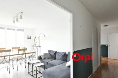 Appartement - 93 m² - 5 pièces