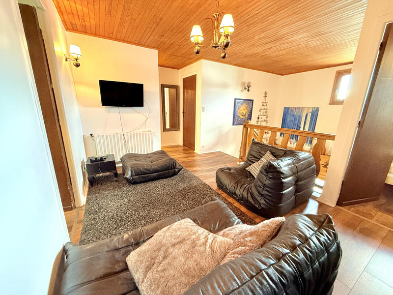 Châlet - 280 m² - 10 pièces