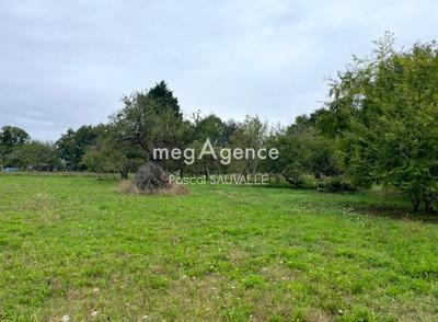 Terrain constructible - 2 000 m²