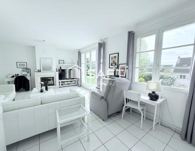 Maison - 180 m² - 7 pièces