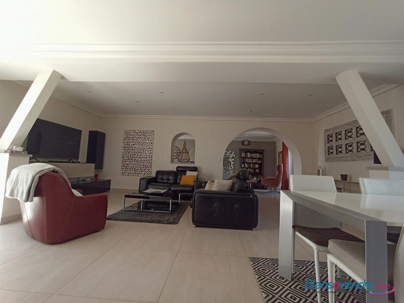 Bastide - 360 m² - 11 pièces