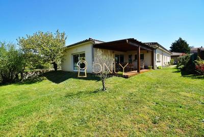 Maison - 228 m² - 6 pièces