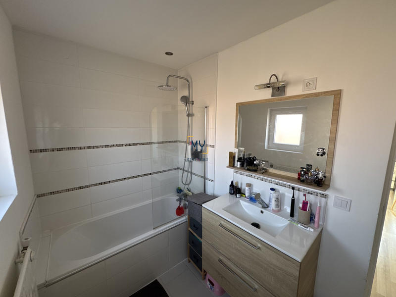 Maison - 100 m² - 5 pièces