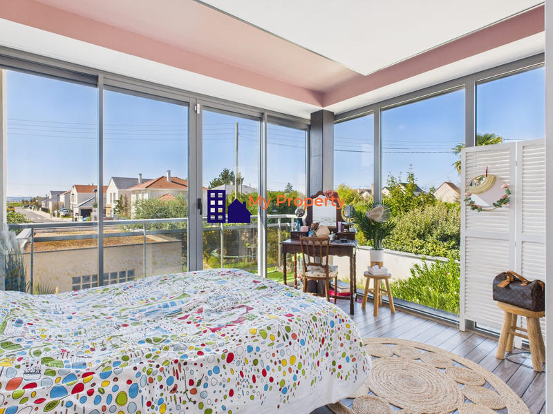 Maison - 121 m² - 6 pièces