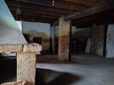 Maison - 300 m² - 4 pièces