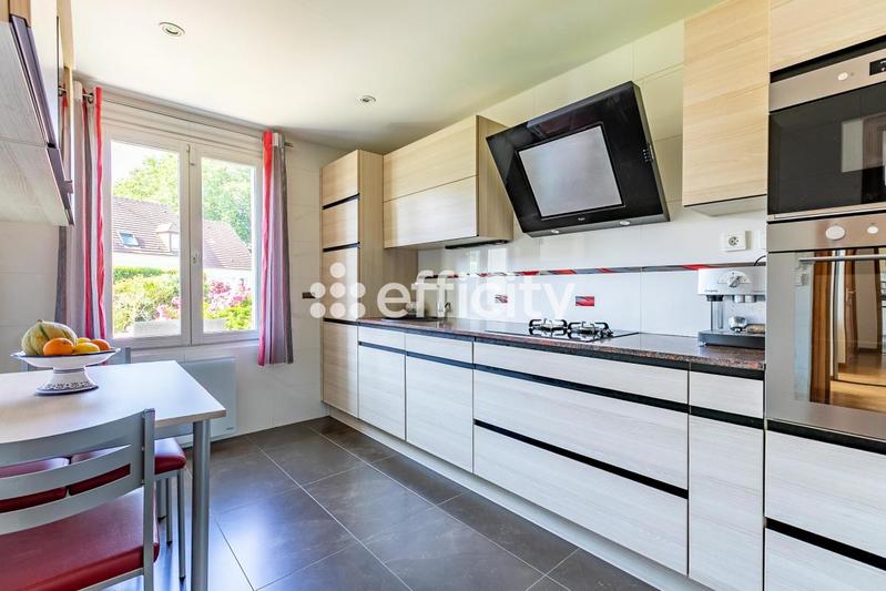 Maison - 136 m² - 6 pièces