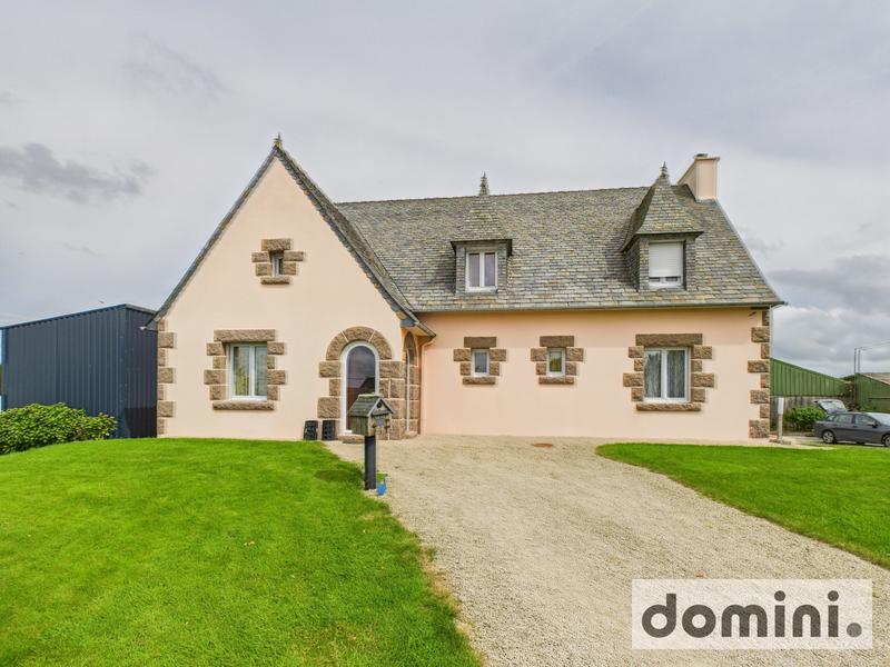 Maison - 188 m² - 9 pièces